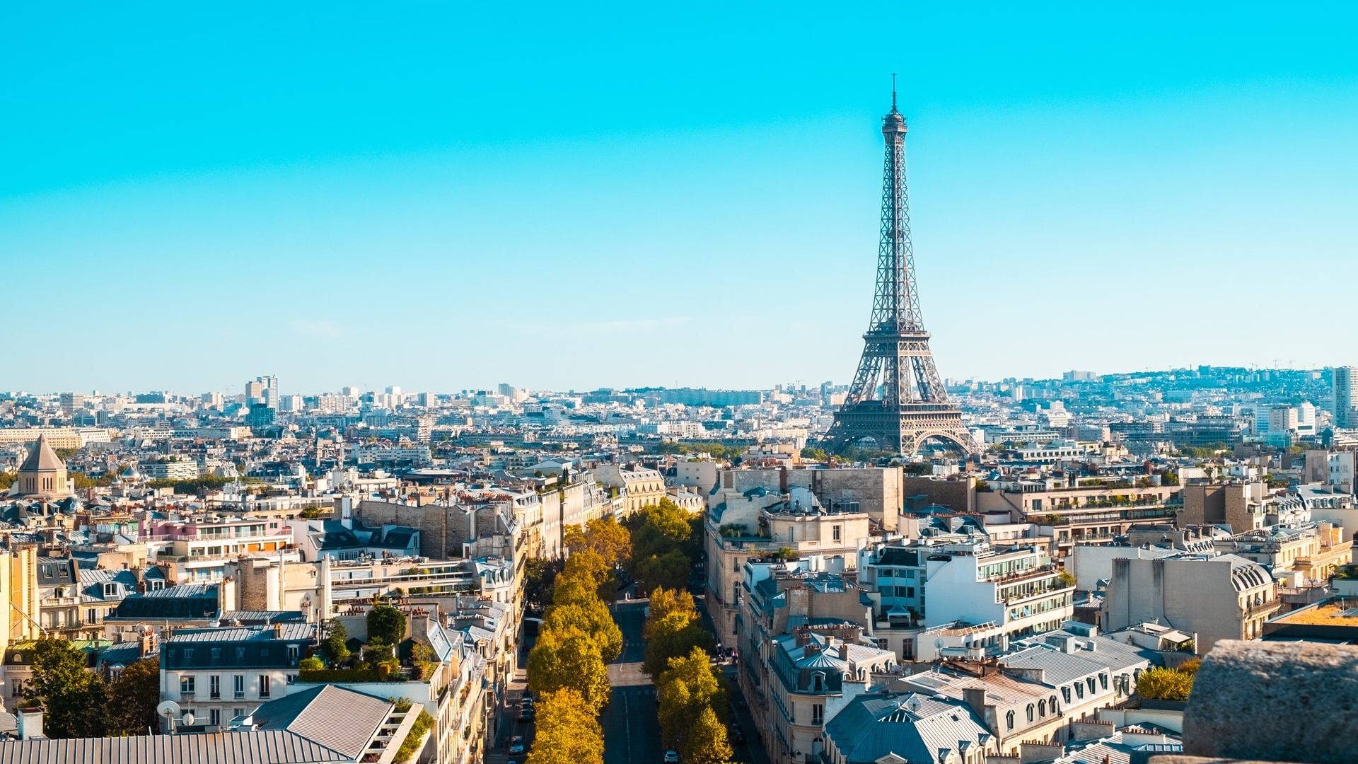 cityscape-paris-sunlight-blue-sky-fra-min