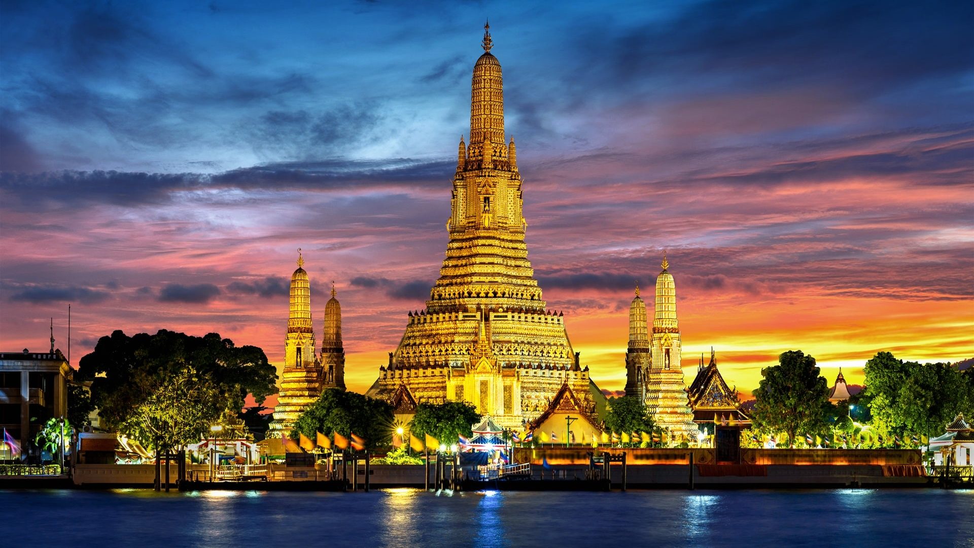 wat-arun-temple-twilight-bangkok-thailand-min